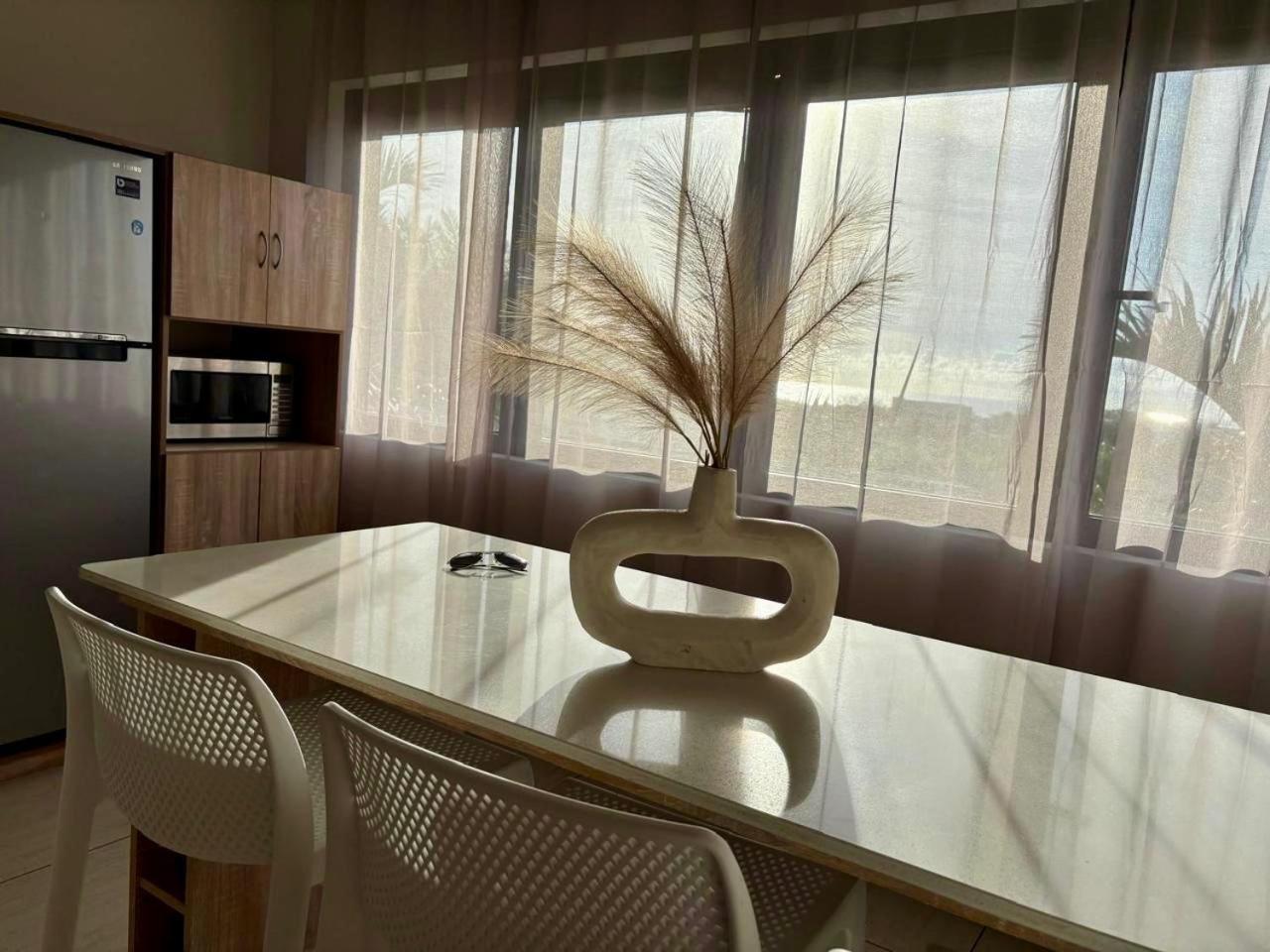 Stunning 3-Bedroom Apartment With Private Rooftop Terrace & Gorgeous Pool Flic-en-Flacq Buitenkant foto